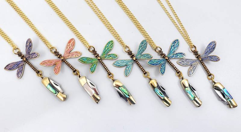 Libelle Halskette Handbemalte Anhänger, Vintage Miniatur 1 "Messer Schmuck von ETSYTerraTokens