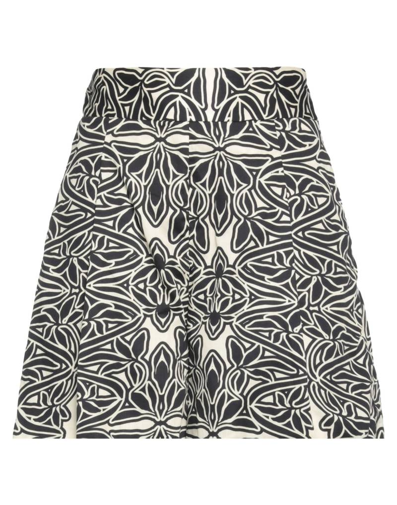 EUGENIA FERNĀNDEZ Shorts & Bermudashorts Damen Schwarz von EUGENIA FERNĀNDEZ