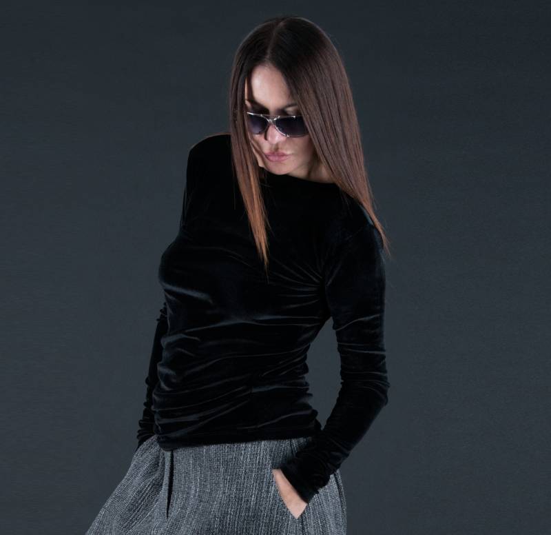 Samt Oberteil, Schwarze Bluse, Frauen Top, Plus Size Kleidung, Formelles Elegantes Winter Gothic Natalia - Tp0713Ve Samt Oberteil, Schwarze Bluse, Frauen Top, Plus Size Kleidung, Formelles Elegantes Winter Gothic Natalia - Tp0713Ve von EUGfashion