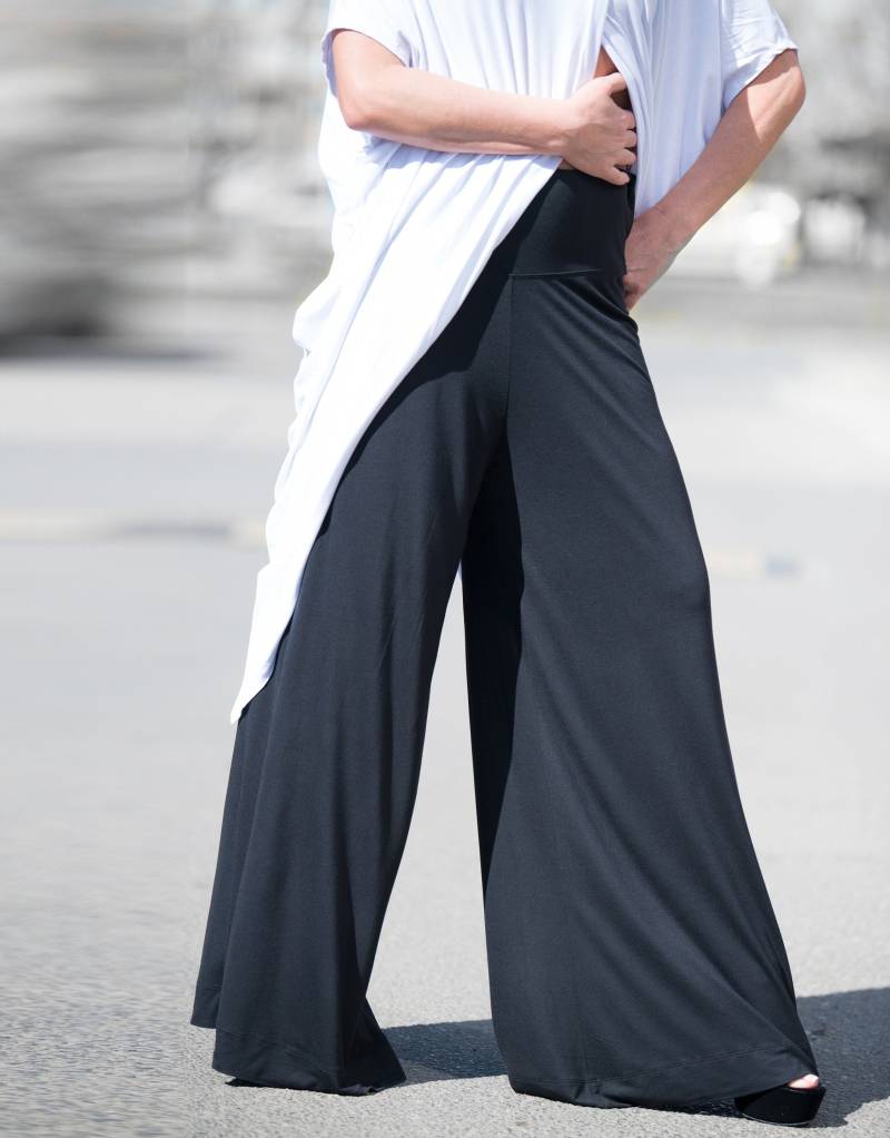 Weite Schwarze Baumwollhose, Frauen, Baumwolle Maxihose, Spielhose, Sommerhose Andrea - Pa0733Tr Weite Schwarze Baumwollhose, Frauen, Baumwolle Maxihose, Spielhose, Sommerhose Andrea - Pa0733Tr von EUGfashion
