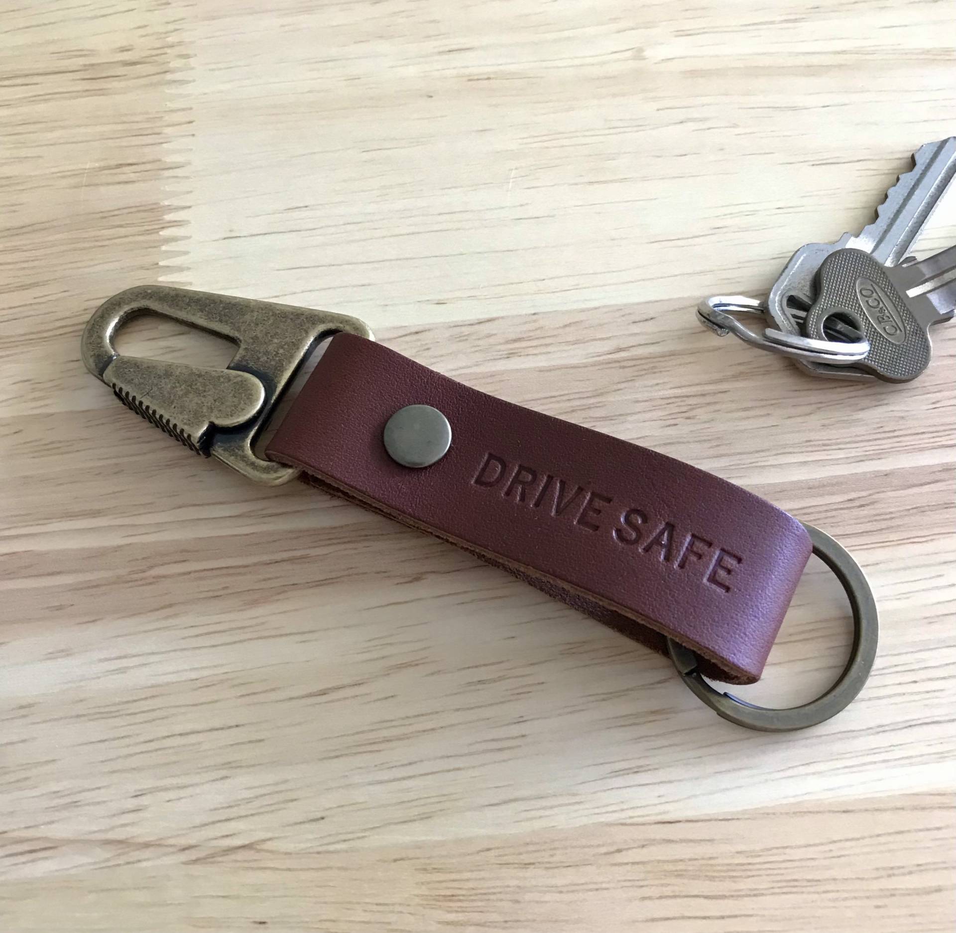 Personalisierter Leder Schlüsselanhänger 06/Geschenk Für Ihn Personalisierter Leder Schlüsselanhänger 06/Geschenk Für Ihn von EUNJOSTUDIO