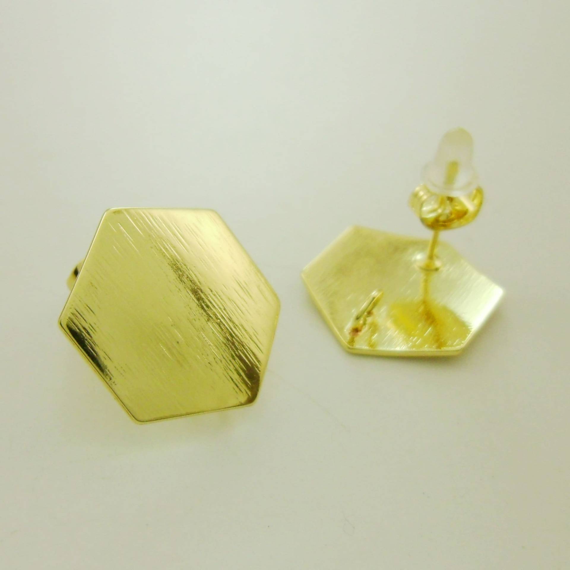 2Pcs | 1 Paar Minimal Dainty Real 14K Gold Plated Brush Hexagon Ohrring Post Links Mit Einem Loop, Lead Free Custom 2004-2025-1 2Pcs | 1 Paar Minimal Dainty Real 14K Gold Plated Brush Hexagon Ohrring Post Links Mit Einem Loop, Lead Free Custom 2004-2025-1 von EUSUPPLIES