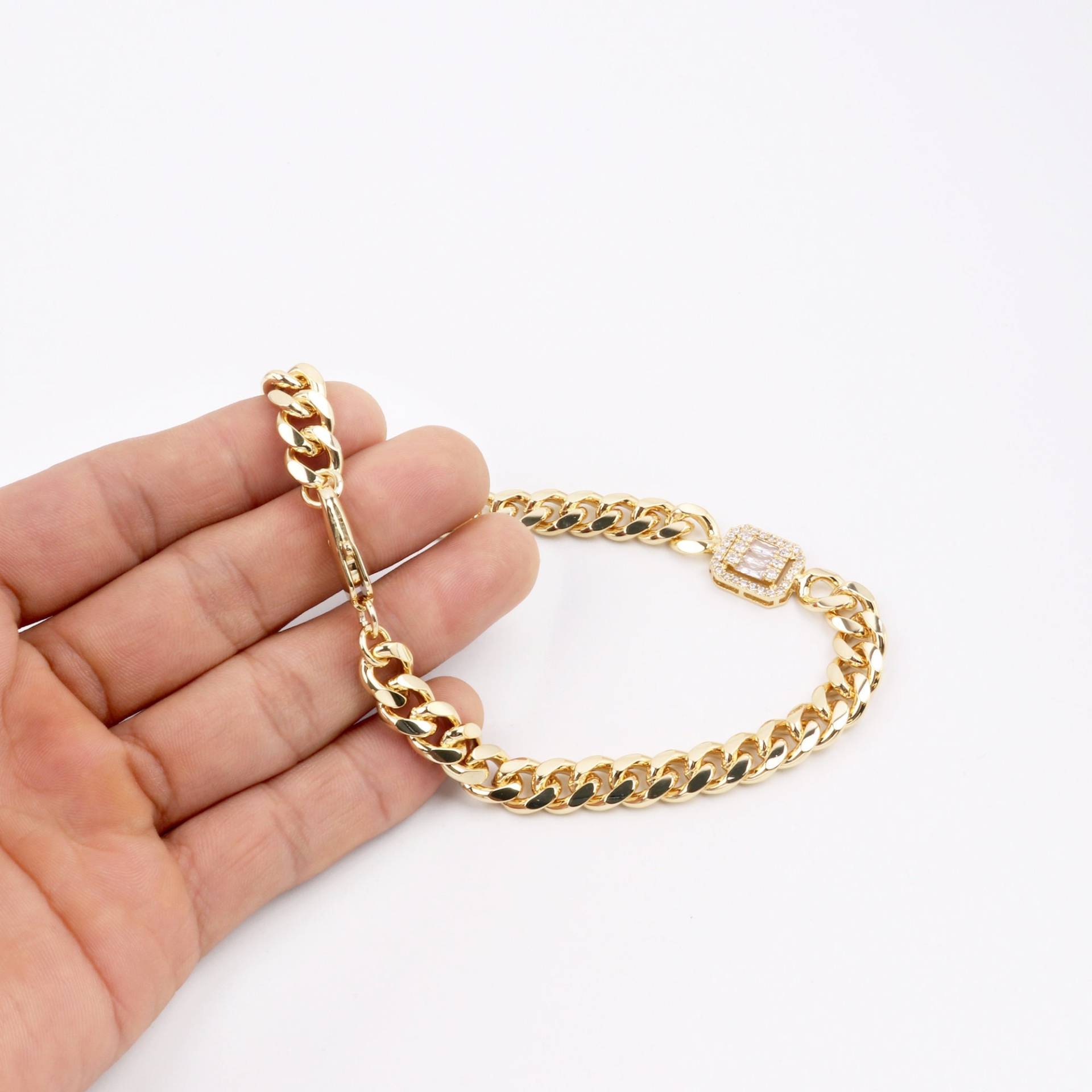Custom Handmade 1Stk Zierliche 18Kt Gold Filled Bold Chunky Square Pave Zircon Statement Breite Kette Weizenkette Gliederkette Minimal Custom Handmade 1Stk Zierliche 18Kt Gold Filled Bold Chunky Square Pave Zircon Statement Breite Kette Weizenkette Gliederkette Minimal von EUSUPPLIES