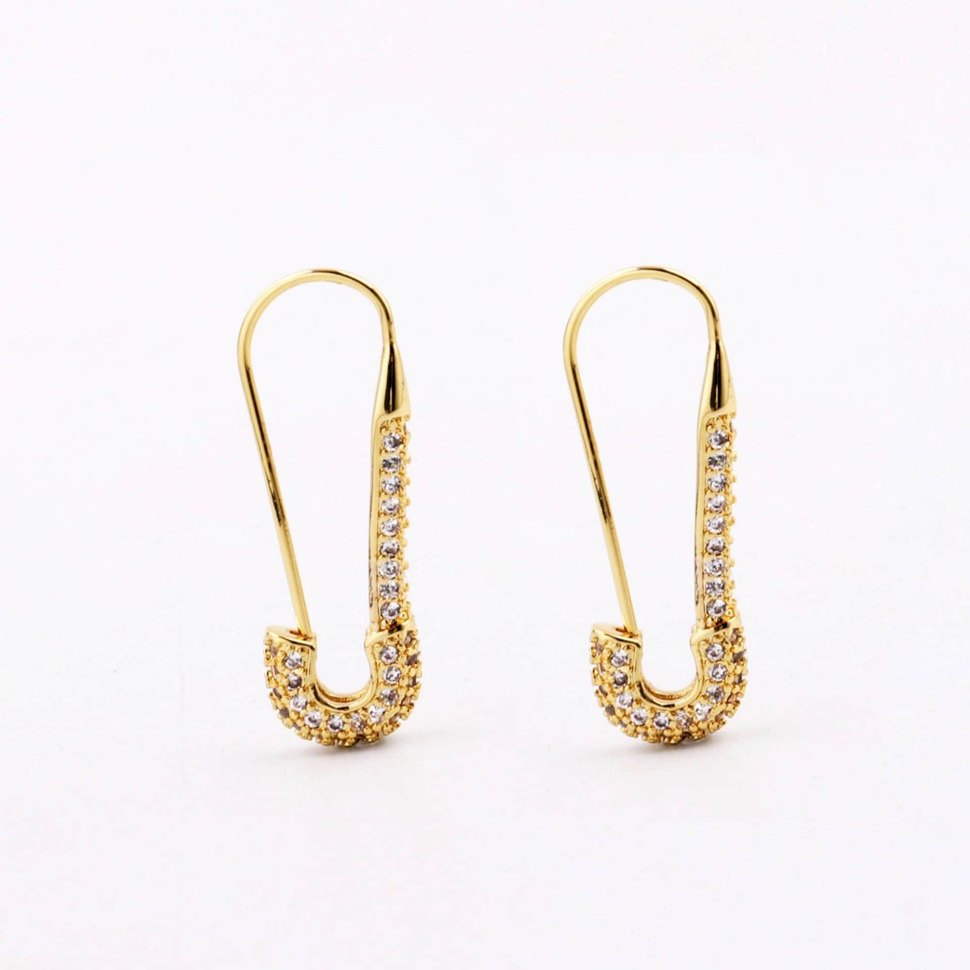 Handgefertigt 1 Paar Zarte 18Kt Gold Filled Geometrie Micro-Paved Zircon Sichere Pins Minimal Ohrring Ohrstecker, Boutique Brands Supply von EUSUPPLIES