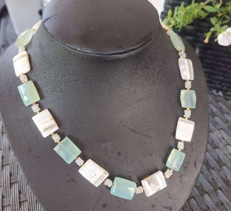 Boulder Opal Und Chalzedon Kette Boulder Opal Und Chalzedon Kette von EVEdelsteinschmuck