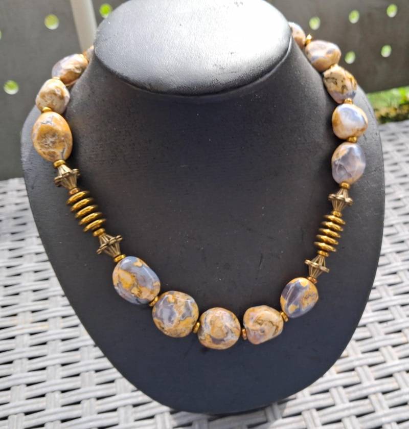 Chalzedon in Matrix Kette von EVEdelsteinschmuck