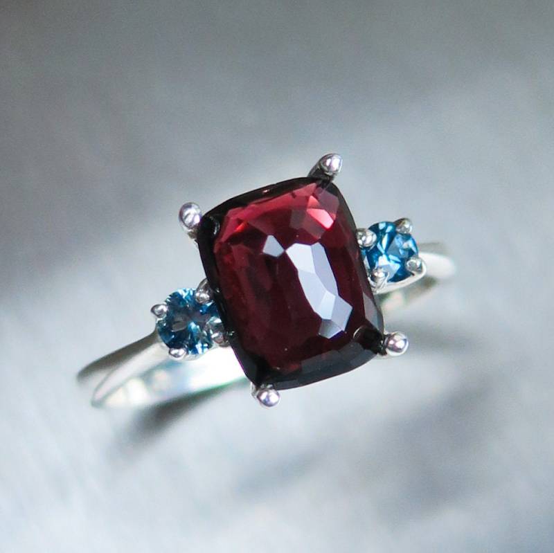 Natürlicher Roter Mogok Spinell & Saphire 925 Sterling Silber 9 Karat 14K 18K 22K Weiß Gelb Rosegold, Platin, Palladium Verlobungsring von EVGAD