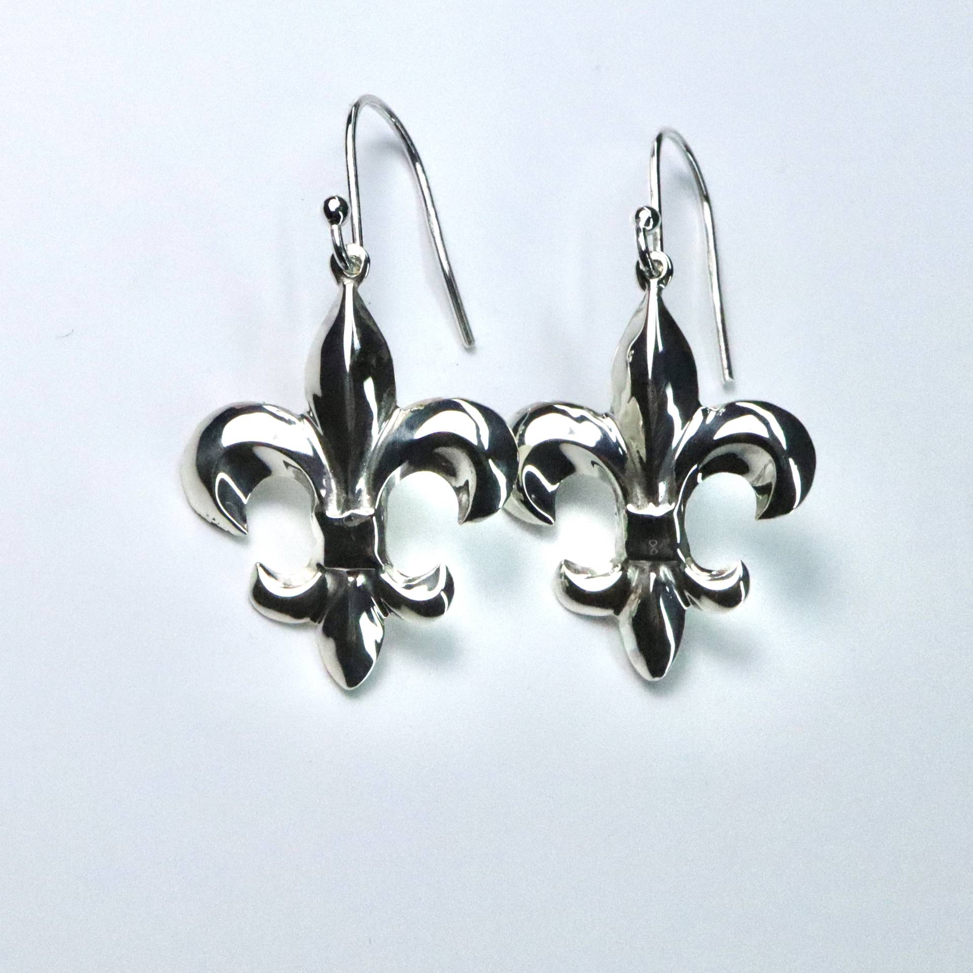 Zertifizierte Fleur De Lis Lys Royal Lilie 925 Sterling Silber/9 Karat 14K 18K 375 585 750, Platin Weiß Gelb Roségold Hängeohrringe von EVGAD