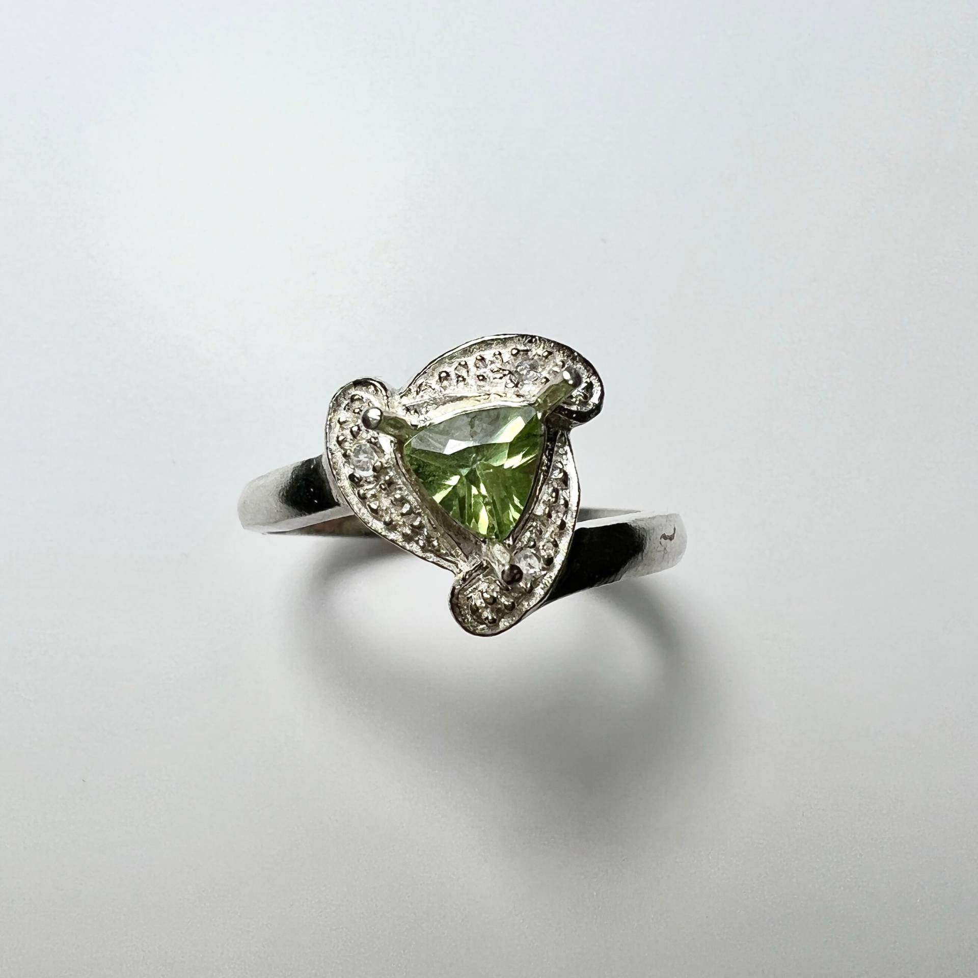 Zertifizierte Natürliche Demantoid Granat Trillion Schnitt Sterling 925 Silber, 9 Karat 14K 18K 375 585 750 Weiß Rose Gelbgold, Platin Ring von EVGAD