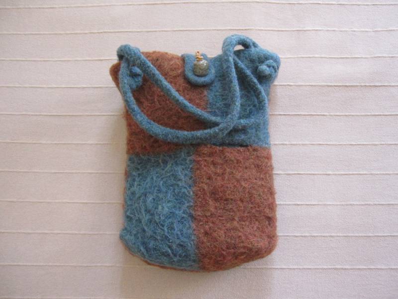 Braune Schachbrettmuster Gefilzte Tasche, Lässige Handtasche, Wollumhängetasche von EWEBAGS