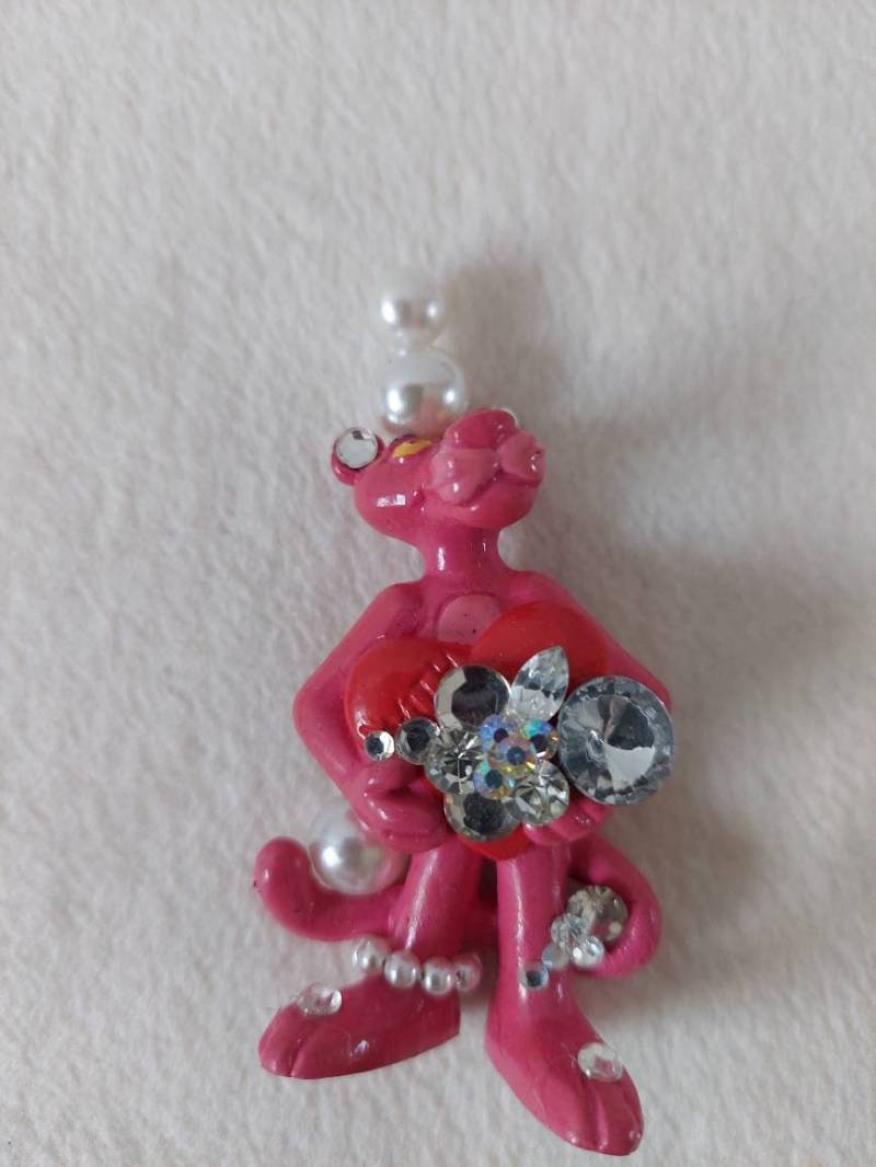 Rosa Rote Panther Broschen Ca. 5 cm, Verschiedene Designs Rosa Rote Panther Broschen Ca. 5 cm, Verschiedene Designs von EWKABasteln