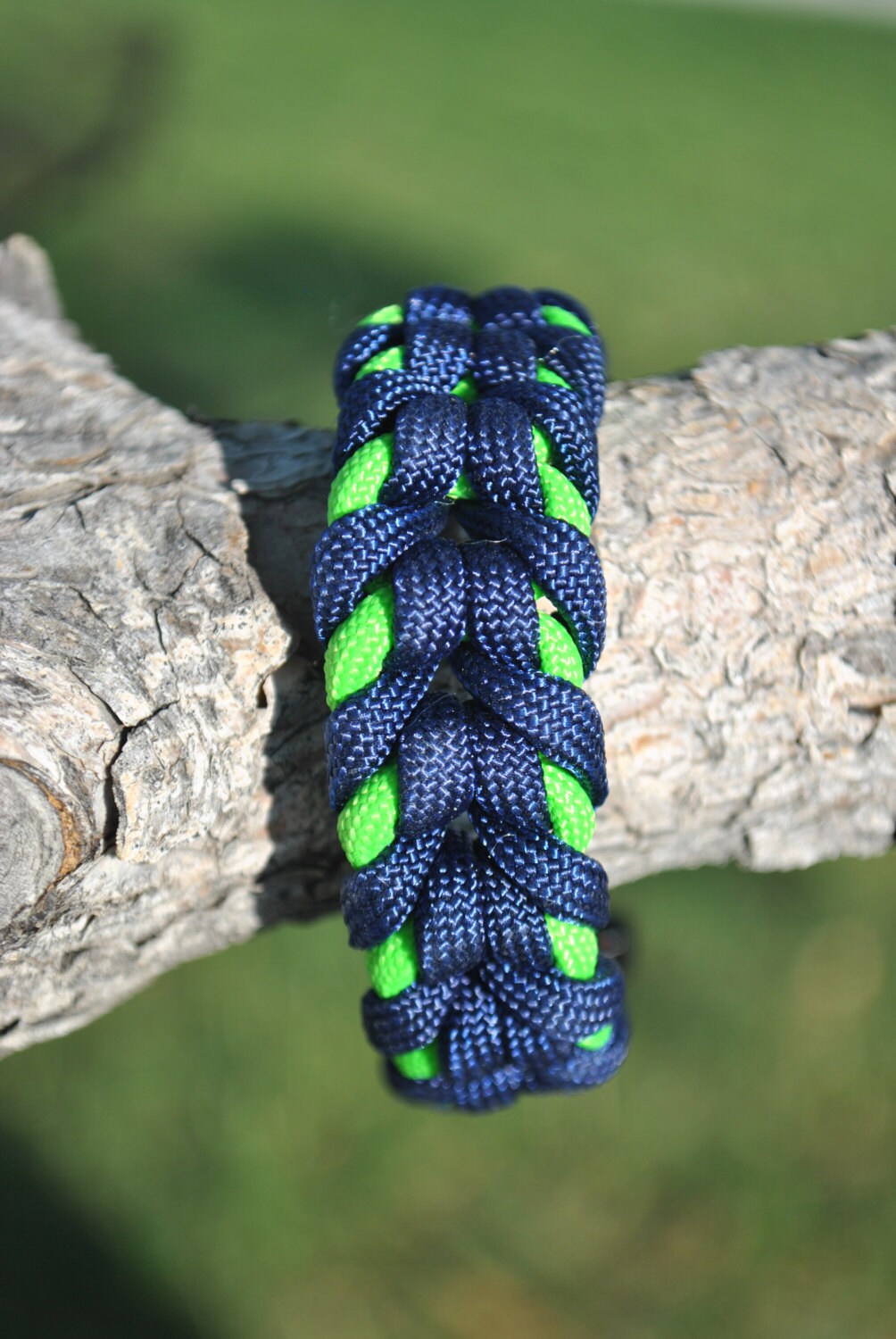 Eiche Spike Sinnet Paracord Armband Eiche Spike Sinnet Paracord Armband von EagleParacrafts