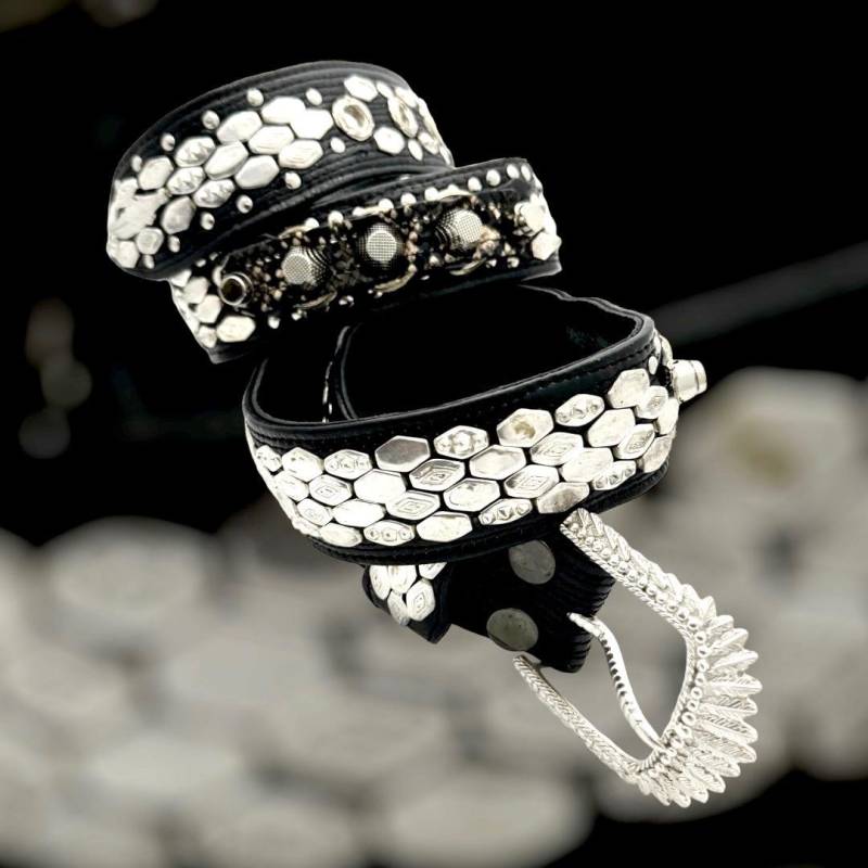 Nietengürtel 4 Reihe Der Nieten Handmade Ein Einzigartiger Stil, Cool Aussieht Perfekt Für Festival Burning Man Echtes Solides Messing Und Leder von EagleflyCreations