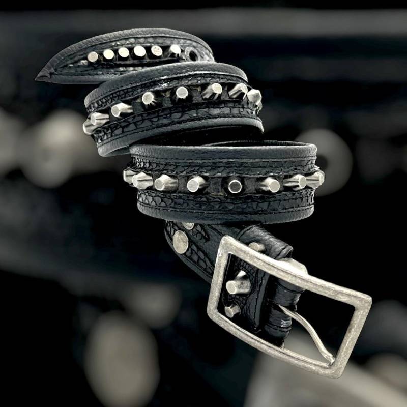 Nietengürtel Handmade Ein Einzigartiger Stil, Der Cool Aussieht Perfekt Für Das Festival Burning | Man Echtes Massives Messing Und Leder. Unisex von EagleflyCreations