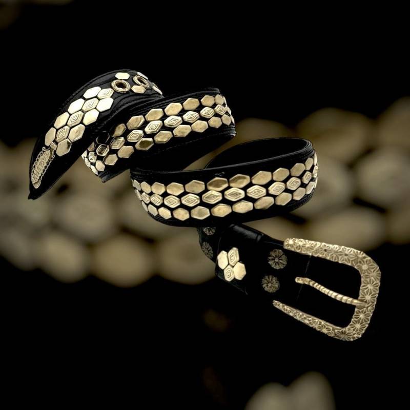 Schwarzer Ledergürtel Nietengürtel Ist Mit Wohnungen Nieten Massivmessing Festival Gürtel Brennender Mann Echtes Leder Handmade Verziert von EagleflyCreations