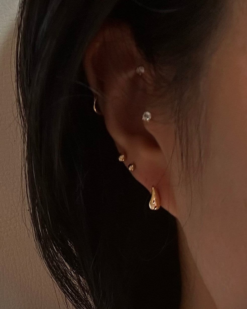 14K Gold Kleine Teardrop Ohrstecker/Solid Tiny Tear Drop Stud Perfektes Geschenk Für Sie Weihnachtsgeschenk von EandEProject