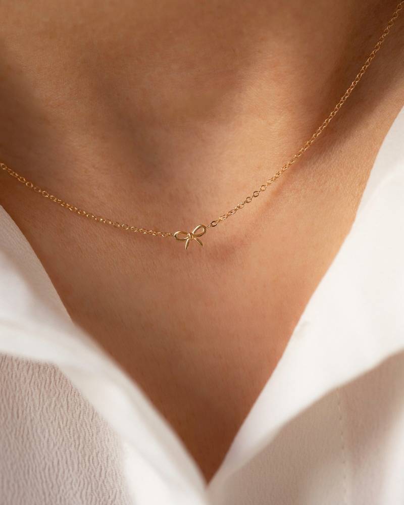14K Gold Zierliche Schleife Halskette/Kleine Mini in Kokett Stil Schmuck Geschenk Für Sie von EandEProject