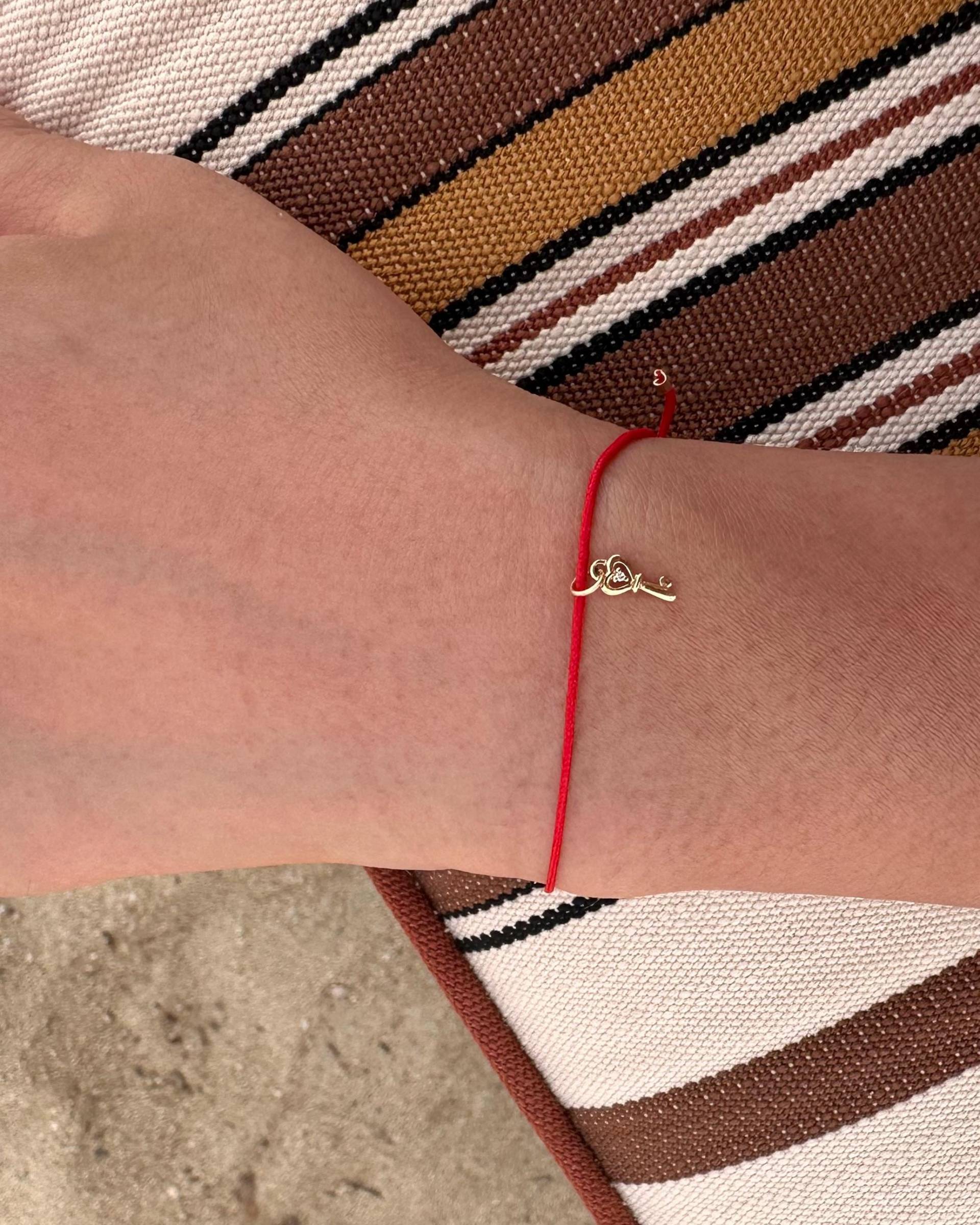 14K Herz Schlüssel Charm String Armband/Rotes Kordelarmband Farbe Thread Gold Niedliches von EandEProject