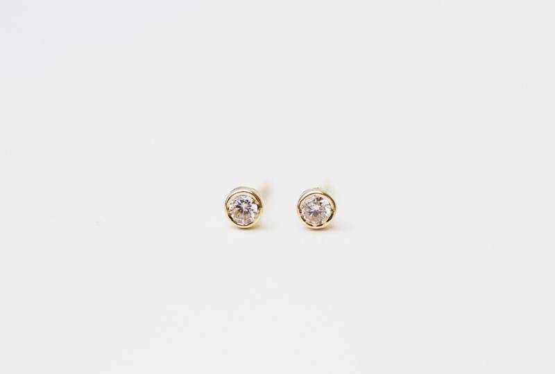 14K Runde Cz Diamant Solitär Ohrstecker/Massive Gelbgold Perfektes Geschenk Für Sie Aus Solidem Gold von EandEProject