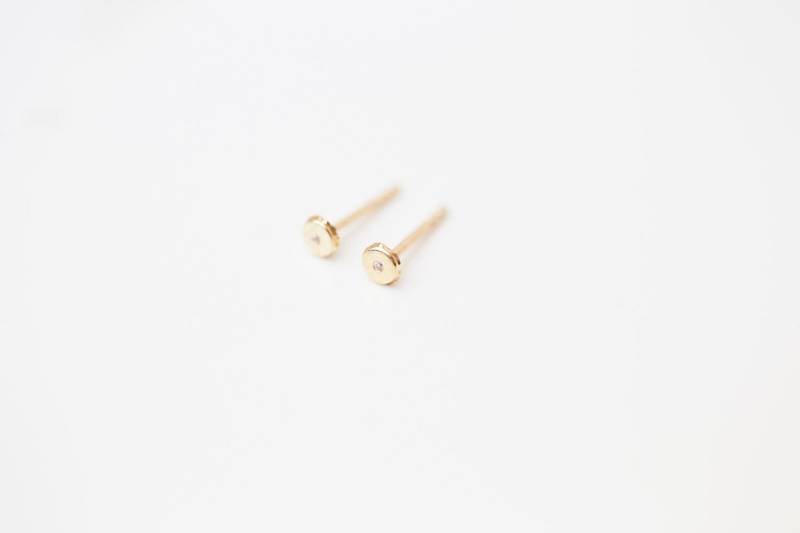 14K Runde Ohrstecker Mit Cz Diamant Akzent/Knopf Ohrringe Aus Solidem Gold Gelbgold Perfektes Geschenk Für Sie von EandEProject