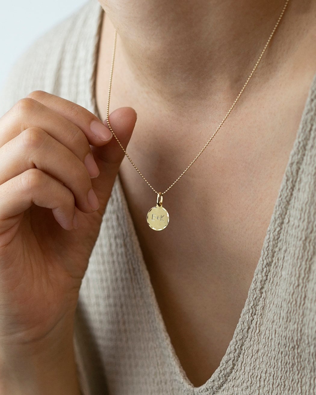 14K Solid Gold Initial Halskette | Vergoldete Namenskette Mom Personalisierte Geschenk Für Sie Von E&e Project von EandEProject