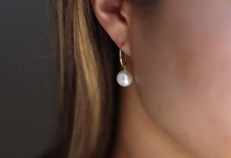 Goldene Hoop Ohrringe in Gold Filled/Perlen Creolen Mit Ketten Stern Junis Geburtsstein Perle Geschenk Für Sie von EandEProject