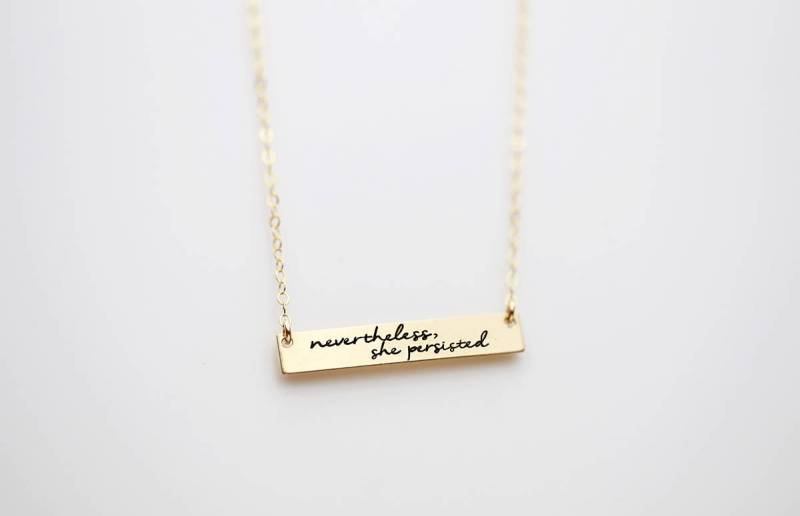 Inspirierende Zitat Halskette, Dennoch Beharrte Sie Halskette Motivation Mit Inspirierenden Zitaten Weihnachtsgeschenk von EandEProject