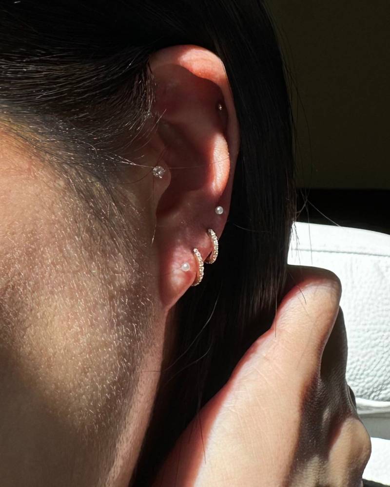 Knorpel Hoop Ohrring 16 Gauge in 14K Massivgold/Pave Diamond Zierlicher Für Conch, Helix, Tragus Oder Ohrläppchen von EandEProject