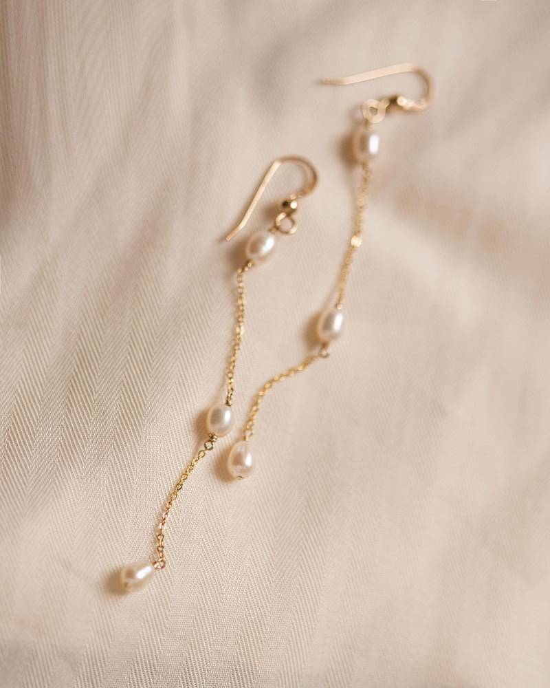 Natürliche Süsswasserperlen Tropfen Ohrringe Aus 14K Massivgold/Zierliche Perlenohrringe von EandEProject