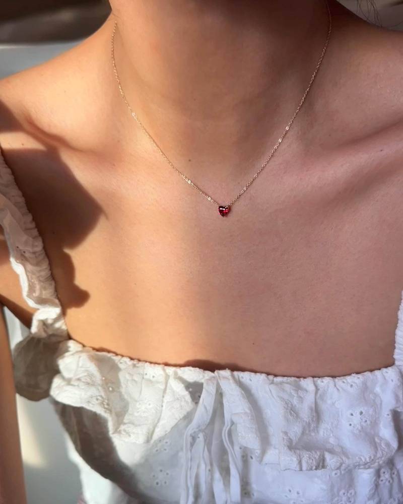 Rotes Herz Halskette - 14K Gold Herzförmige Granat Liebe Halskette, Geburtstag Weihnachtsgeschenk Für Ihren Geburtsstein Januar von EandEProject