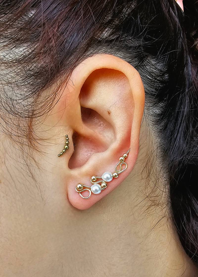 Ohr Kletterer Aus 14K Gold Filled Und Sterling Silber, Mit Swarovski Perlen Ohr Kletterer Aus 14K Gold Filled Und Sterling Silber, Mit Swarovski Perlen von EarfashionByRoger