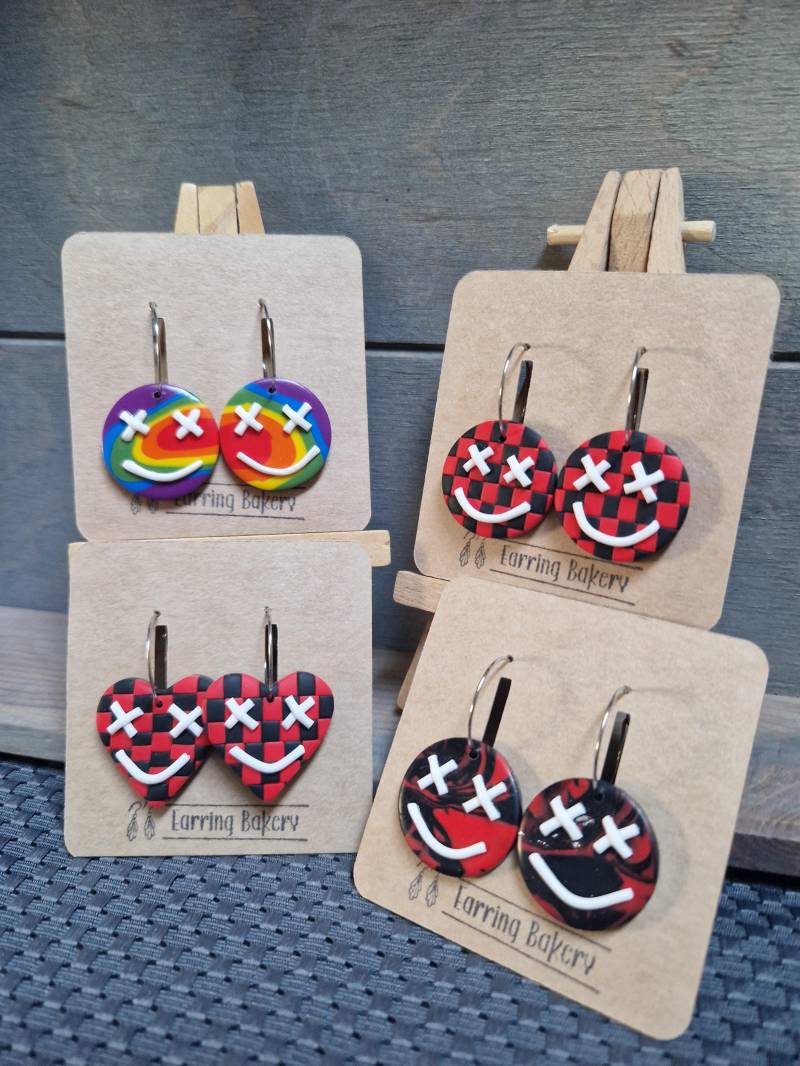 Polymer Clay | Louis Tomlinson Inspirierte Ohrringe Smiley Faith in The Future Rot Schwarz Polymer Clay | Louis Tomlinson Inspirierte Ohrringe Smiley Faith in The Future Rot Schwarz von EarringBakery