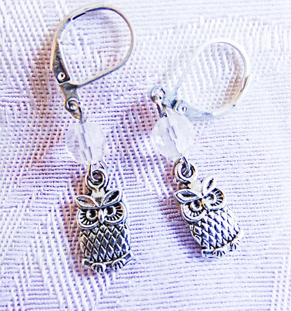 Antiqued Silber Eule Tropfen Ohrringe Mit Swarovski-Kristall von EarringsBraceletsEtc