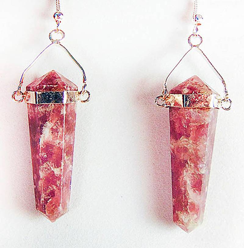 Amethyst Edelsteinohrringe Versilbertes Band, Handgemachtes Schmuckstück Amethyst Edelsteinohrringe Versilbertes Band, Handgemachtes Schmuckstück von EarringsBraceletsEtc