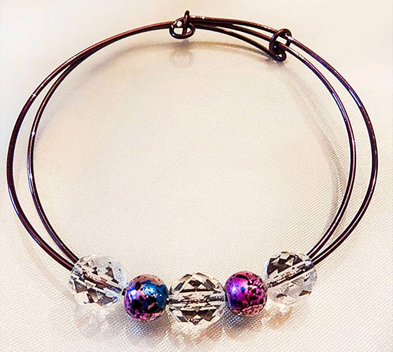Handgefertigter Lila Doppelwickelarmband Mit 2 Klaren Kristallen von EarringsBraceletsEtc