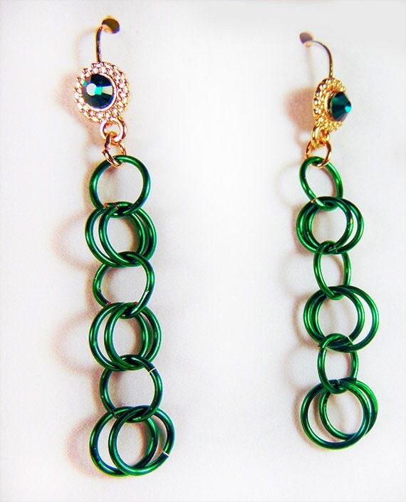 Grüne Aluminium Tropfen Ohrringe Mit Kristall Ohrhaken Grüne Aluminium Tropfen Ohrringe Mit Kristall Ohrhaken von EarringsBraceletsEtc