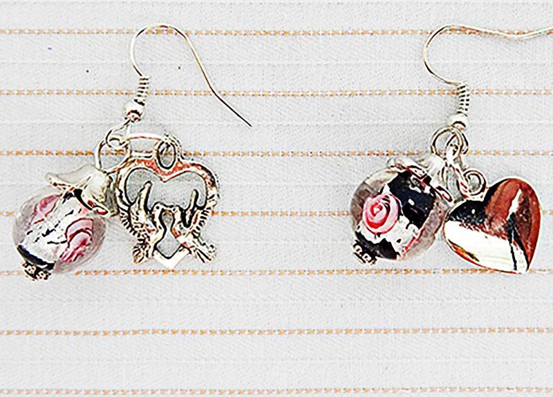 Herz Ohrringe, Herz Schmuck, Silber Herzen, Perle Mit Rosa Rose, Vögel in Einem Herz, Perlenkappe-Lässiger Schmuck - 0422 Herz Ohrringe, Herz Schmuck, Silber Herzen, Perle Mit Rosa Rose, Vögel in Einem Herz, Perlenkappe-Lässiger Schmuck - 0422 von EarringsBraceletsEtc