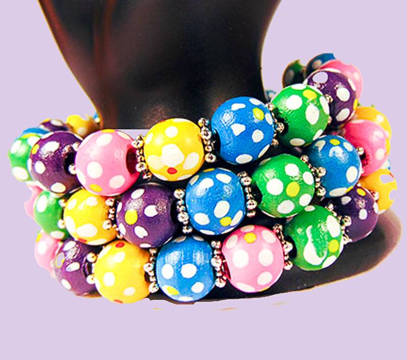 Buntes Holz Perlen Memory Wire Armband von EarringsBraceletsEtc