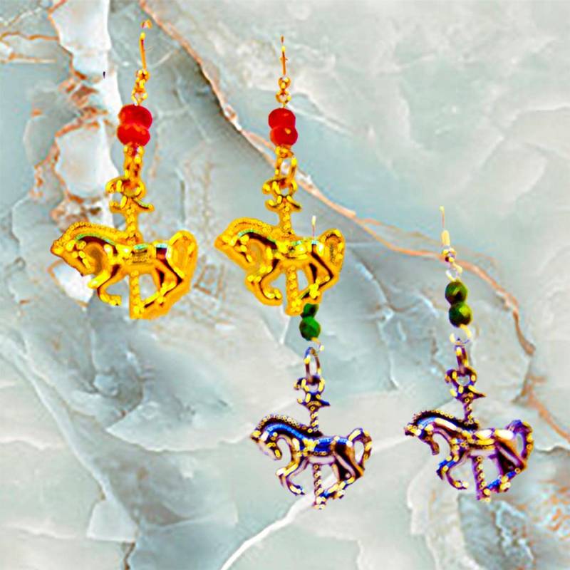 Karussellpferd Ohrringe Gold & Silber Mit Perlen von EarringsBraceletsEtc