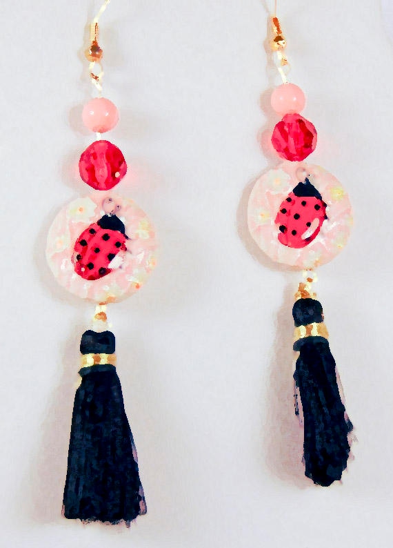 Marienkäfer Quasten Ohrringe Keramikperle, Swarovski Kristall Marienkäfer Quasten Ohrringe Keramikperle, Swarovski Kristall von EarringsBraceletsEtc