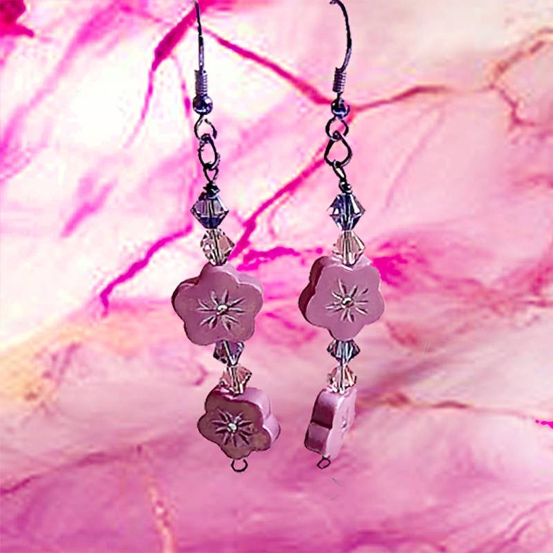 Mauve Ton Blumen Ohrringe Swarovski Kristall Strass Schmuck von EarringsBraceletsEtc