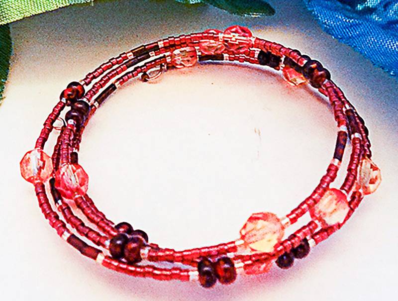 Burgundy Seed Bead Armband Aus Memory Draht Handgefertigte Glasperle Wickelarmband von EarringsBraceletsEtc