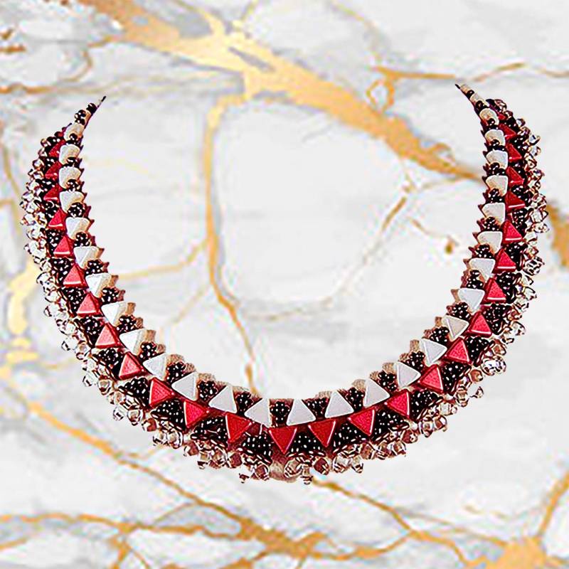 Dreieckige Perlenkette Kupfer Knebelverschluss, Weiß & Schmuck von EarringsBraceletsEtc