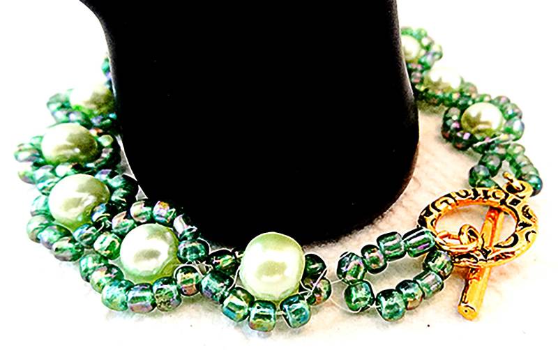 Blumen Armband, Perlenarmband Grüne Perle Schmuck von EarringsBraceletsEtc