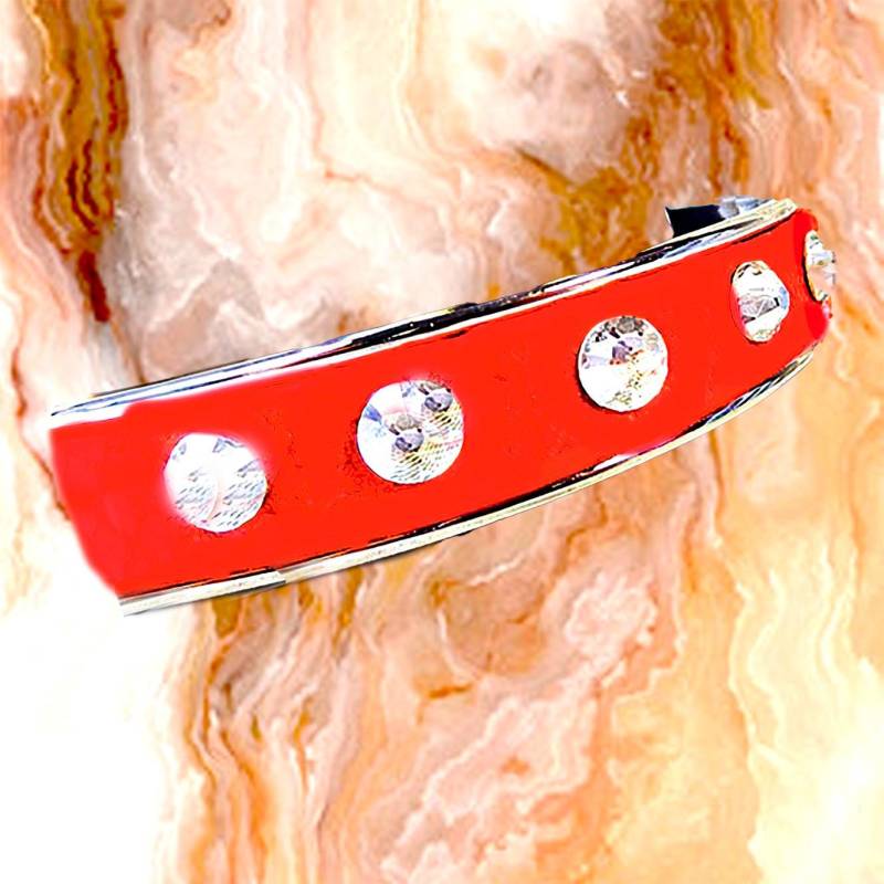 Rotes Leder Armreif Versilbert & Swarovski Kristallen von EarringsBraceletsEtc