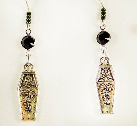 Sarg-Ohrringe, Ohrringe Halloween, Halloween Charme, Sarg Schwarzen Kristall, Schmuck Mit Skelett Sarg-Ohrringe, Ohrringe Halloween, Halloween Charme, Sarg Schwarzen Kristall, Schmuck Mit Skelett von EarringsBraceletsEtc