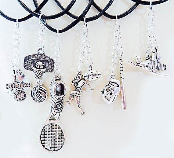 Sport Anhänger Halskette Fußball, Tennis, Und Mehr Sport Anhänger Halskette Fußball, Tennis, Und Mehr von EarringsBraceletsEtc