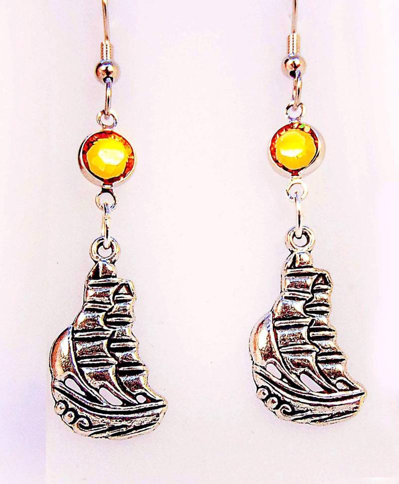 Erntedank Ohrringe Großsegler Anhänger Mit Topas Kristall von EarringsBraceletsEtc