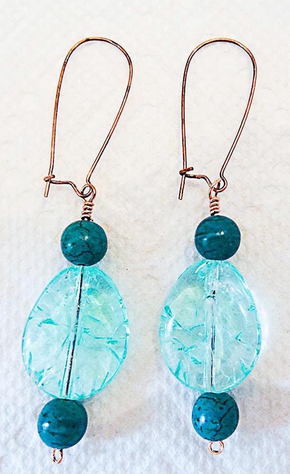 Türkise Glasperlen-Ohrringe Kupfer Kidney-Draht, Handgemachter Schmuck von EarringsBraceletsEtc