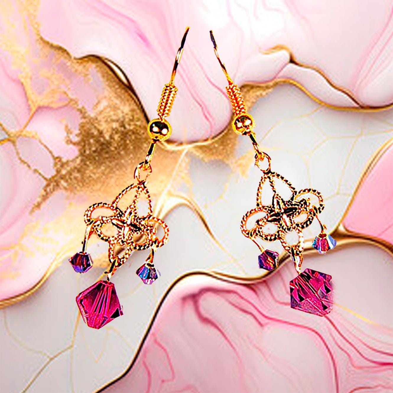 Vergoldete Chandelier Ohrringe Swarovski Amethyst & Purple Ab Crystal von EarringsBraceletsEtc